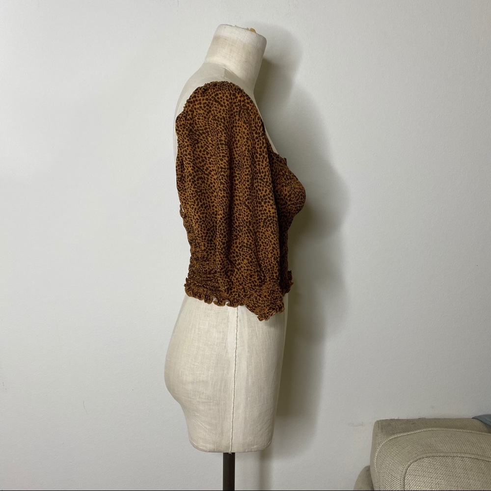 UO Giselle Smocked Cropped Top - Picture 7 of 8